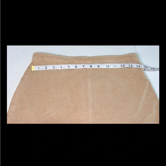 Y2K 90’s stretchy corduroy tan mini skirt mod academia Forever 21 Large - Picture 6 of 8